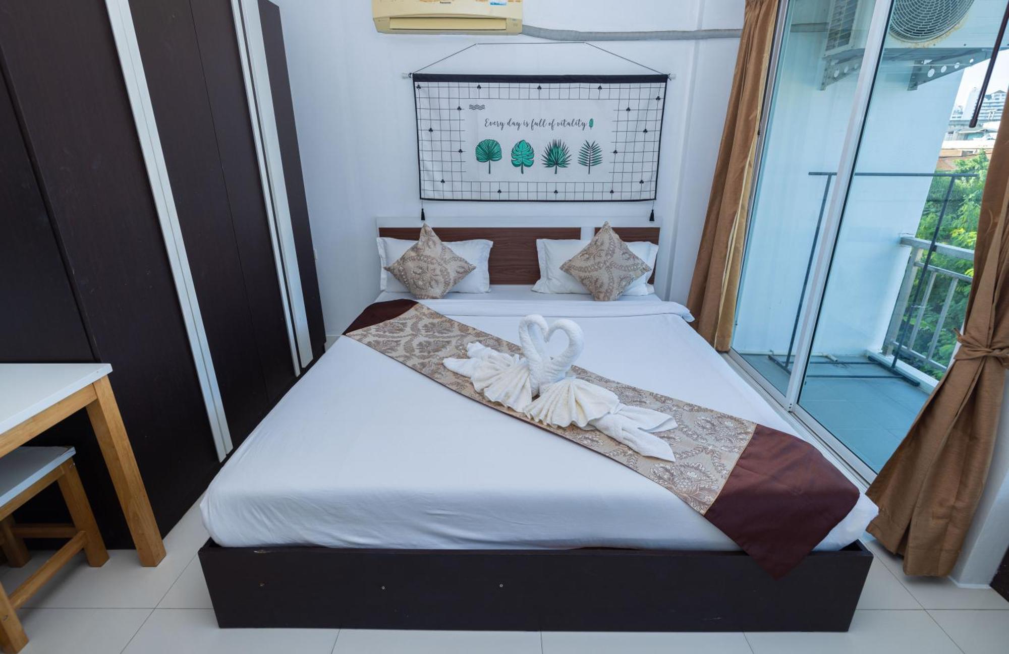 Happy 99 Guest House Patong Luaran gambar