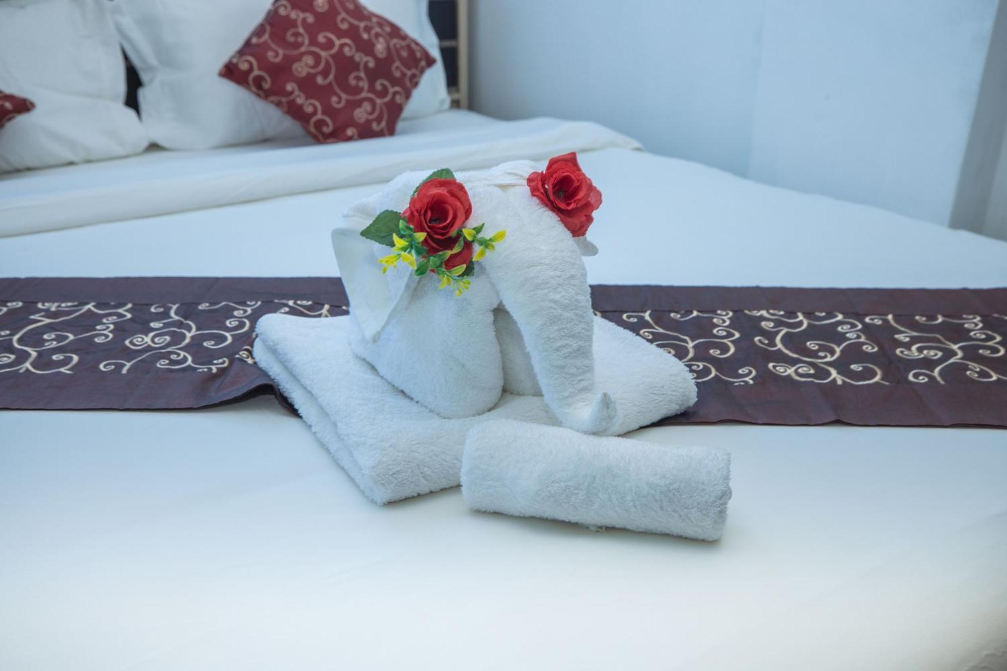 Happy 99 Guest House Patong Luaran gambar