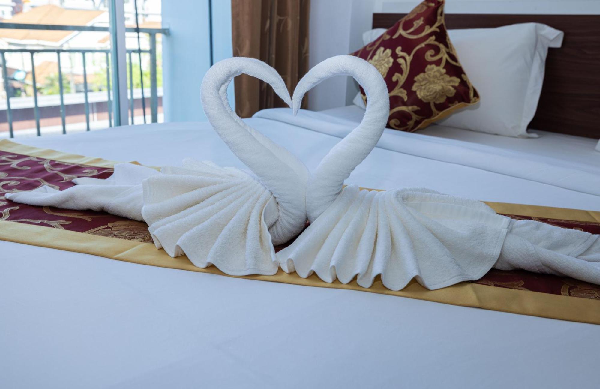 Happy 99 Guest House Patong Luaran gambar