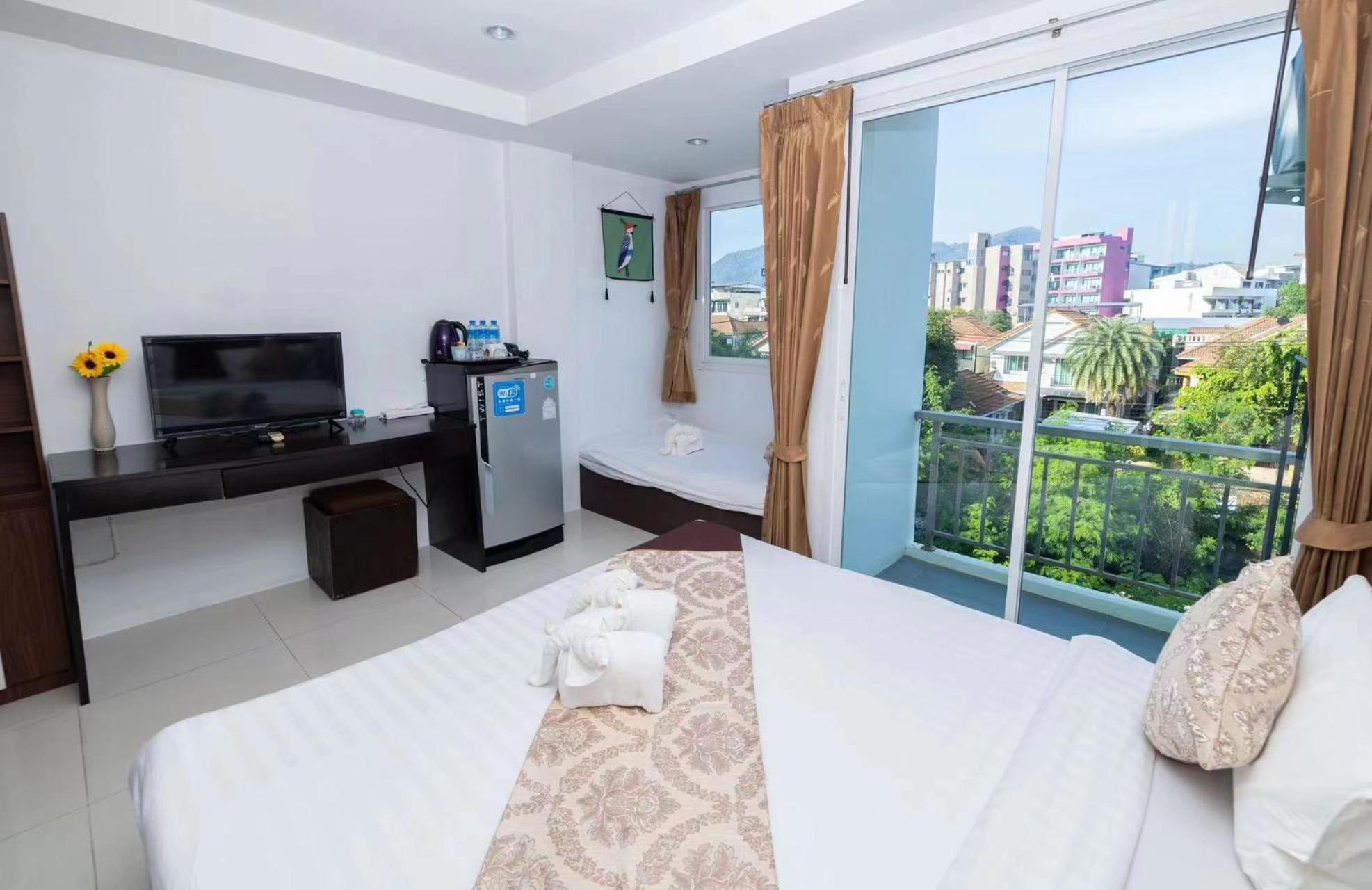 Happy 99 Guest House Patong Luaran gambar