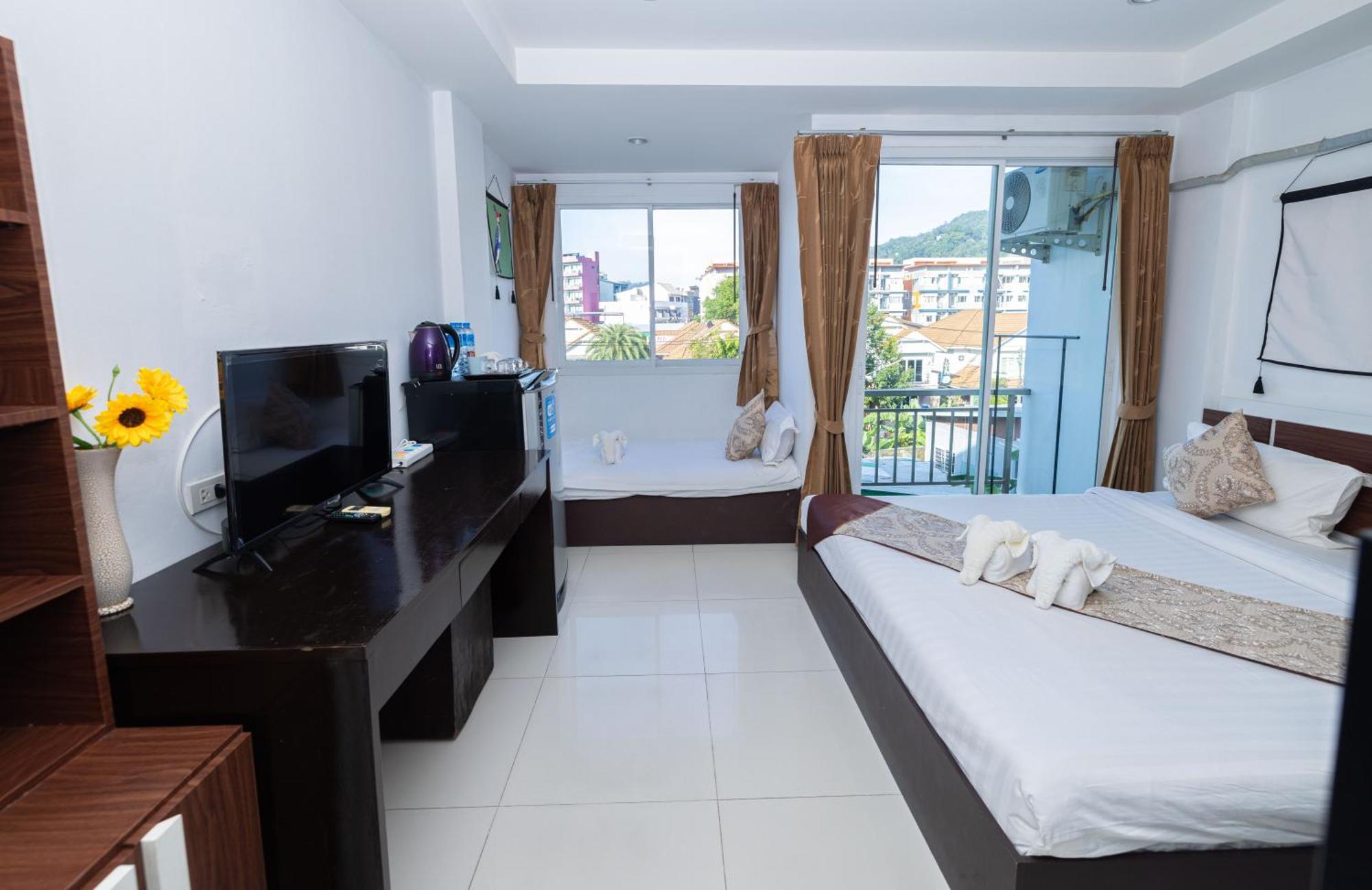 Happy 99 Guest House Patong Luaran gambar