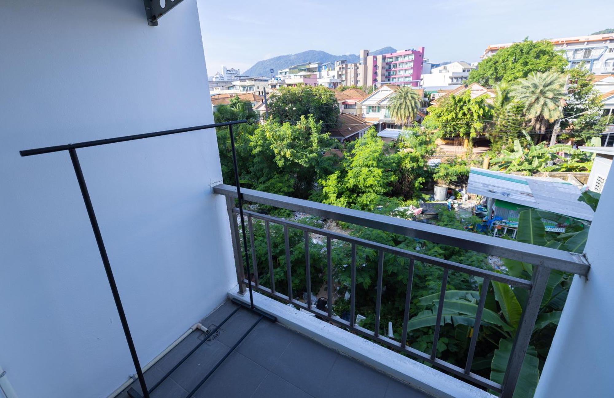 Happy 99 Guest House Patong Luaran gambar