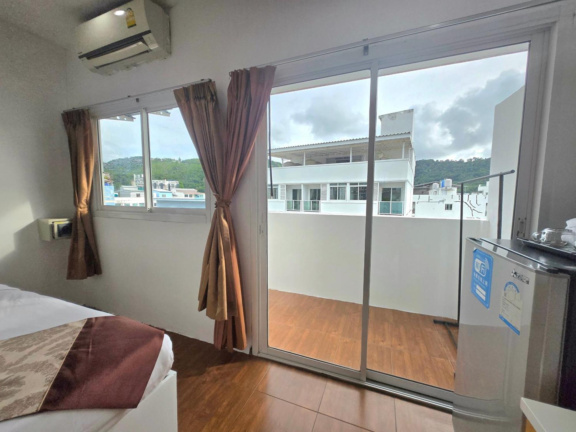 Happy 99 Guest House Patong Luaran gambar