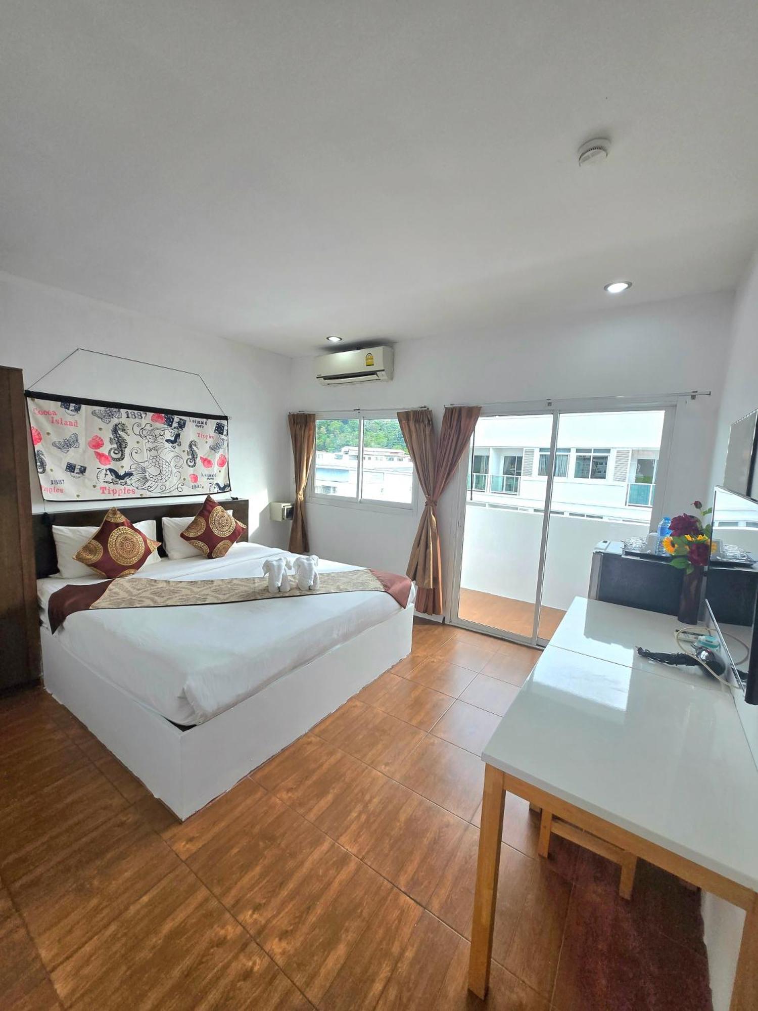 Happy 99 Guest House Patong Luaran gambar