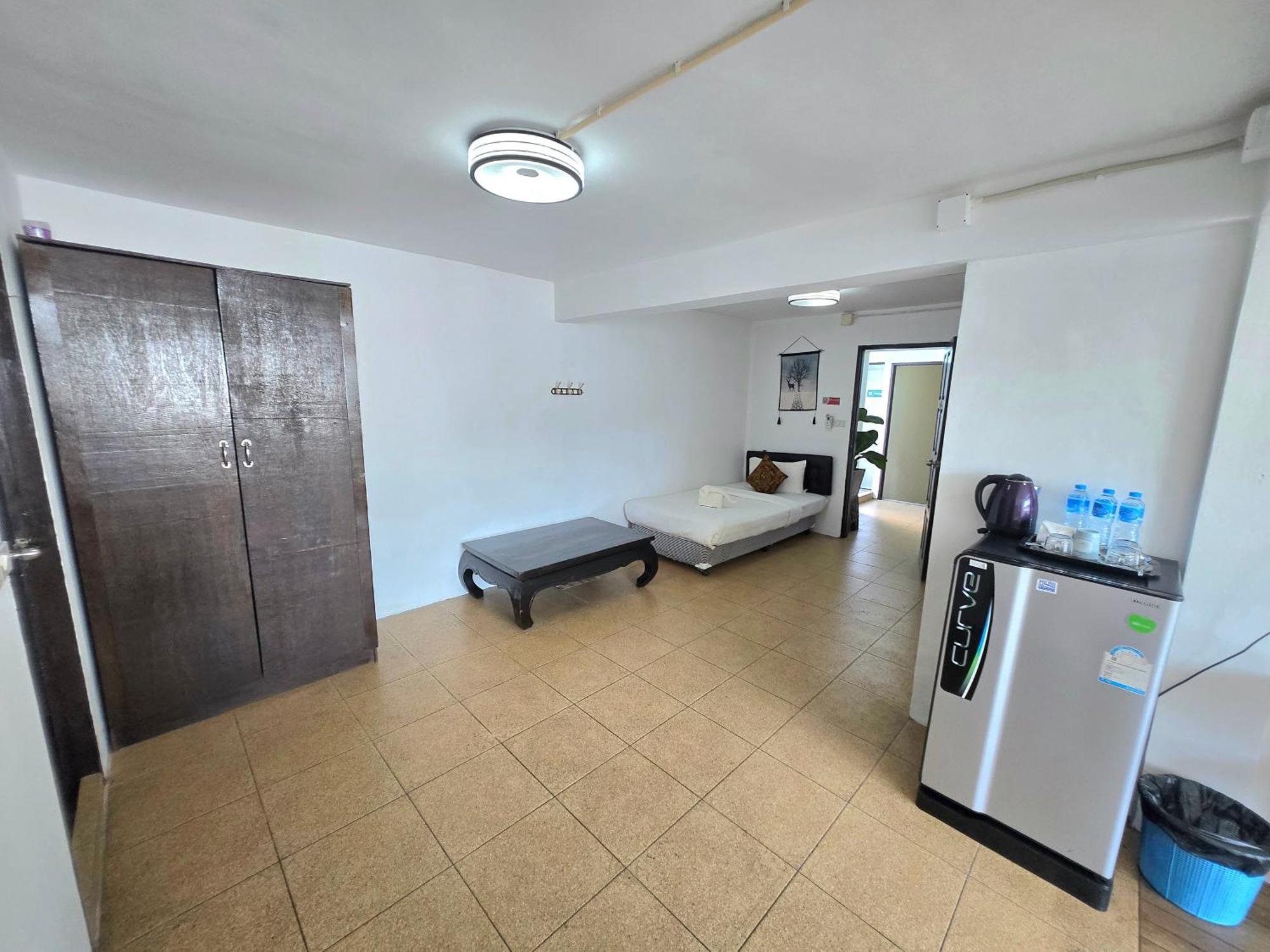 Happy 99 Guest House Patong Luaran gambar
