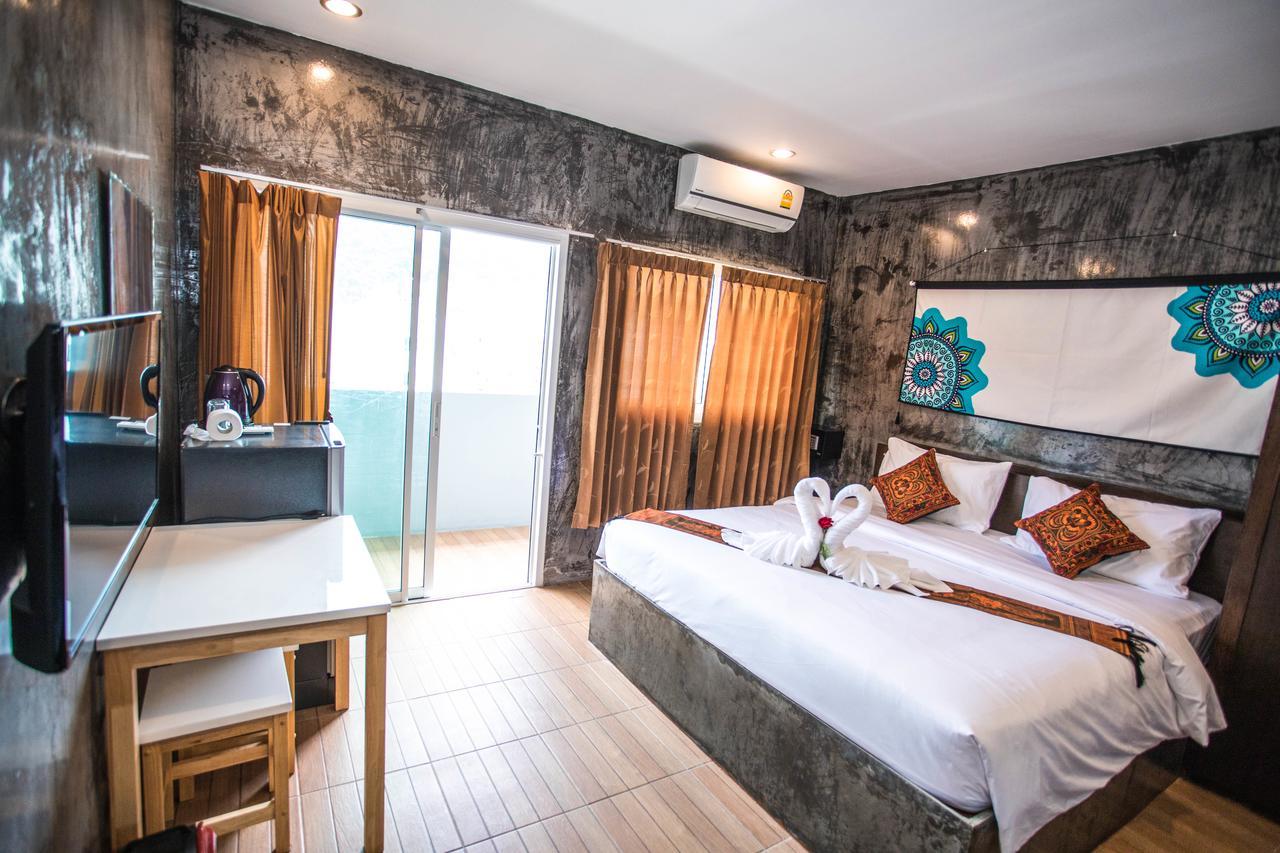 Happy 99 Guest House Patong Luaran gambar