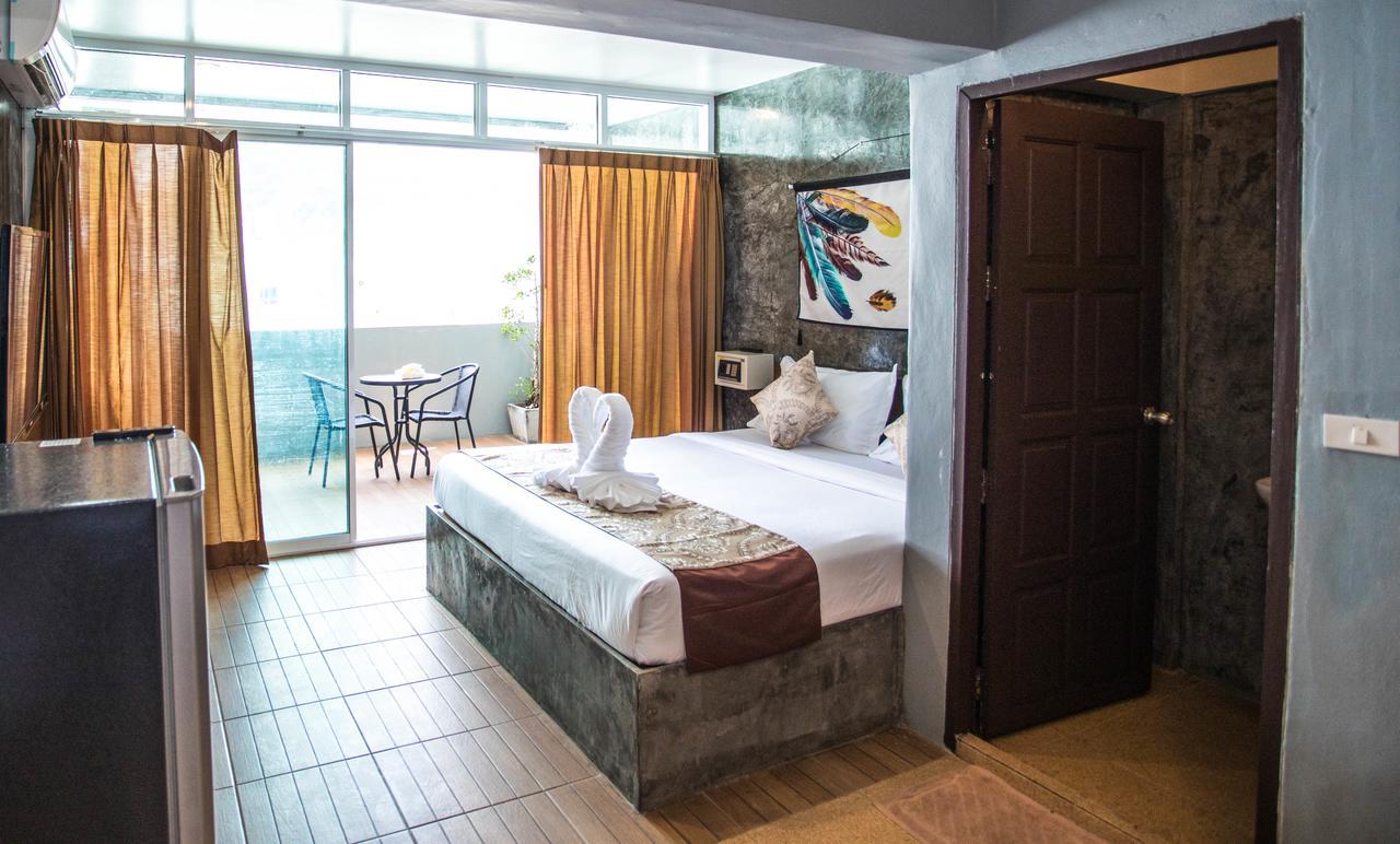 Happy 99 Guest House Patong Luaran gambar